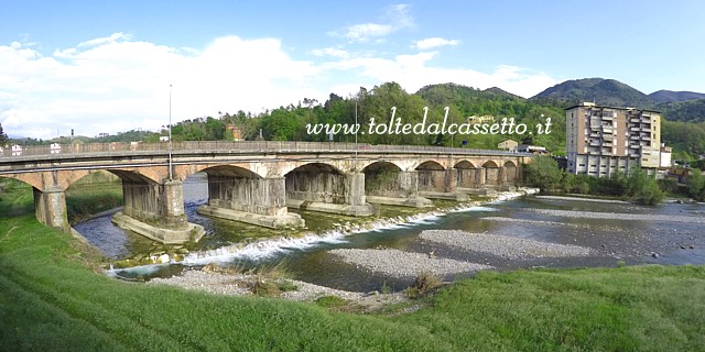 AULLA - Ponte ad archi sul torrente Aulella lungo la Statale n 62 della Cisa