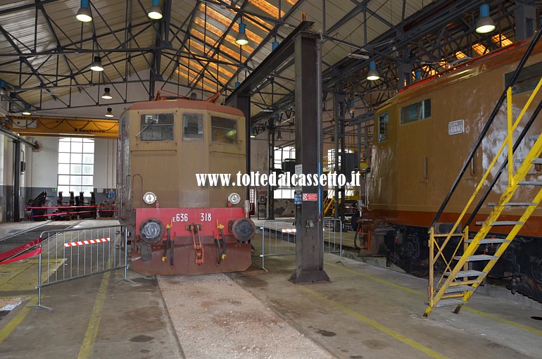 FONDAZIONE FS ITALIANE - Officina treni storici di La Spezia Migliarina con locomotore elettrico E.636-318 in corso di restauro