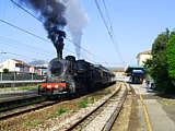 STAZIONE DI SARZANA - Treno storico La Spezia - Fornaci di Barga del 3 maggio 2009 in transito sul binario 2