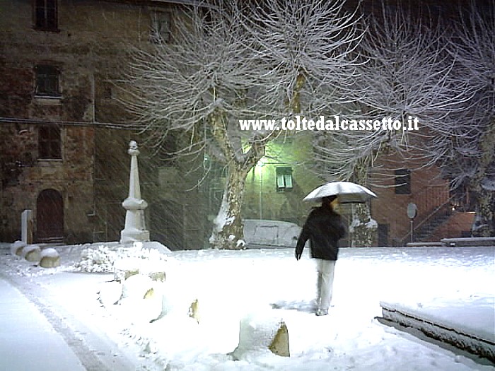SANTO STEFANO DI MAGRA - Notturno di Piazza della Pace durante una copiosa nevicata