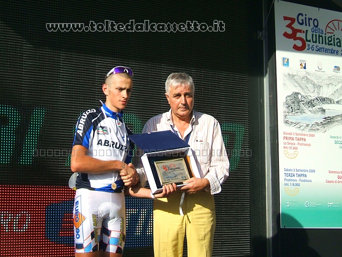 GIRO DELLA LUNIGIANA 2009 - Premiazione dell'abruzzese Graziano Di Luca (n.272), che ha vinto la 3a tappa con arrivo a Fosdinovo