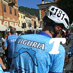 La "geografica" maglia del team Liguria indossata da Davide Belletti (n 181)