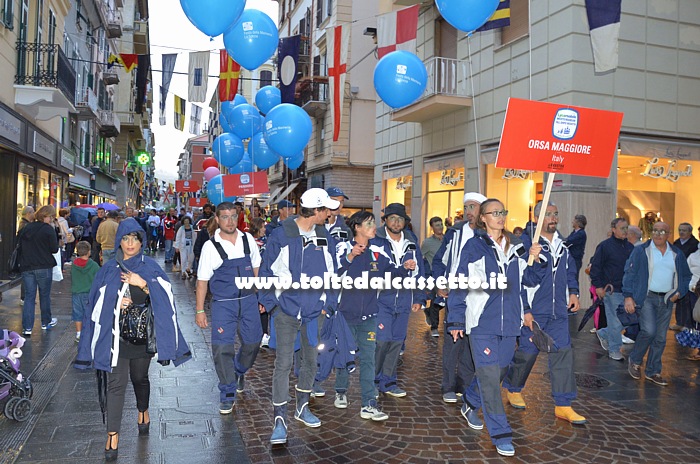 FESTA DELLA MARINERIA 2013 - L'equipaggio dell'Orsa Maggiore, veliero della Marina Militare Italiana, durante la parata nel centro storico della Spezia