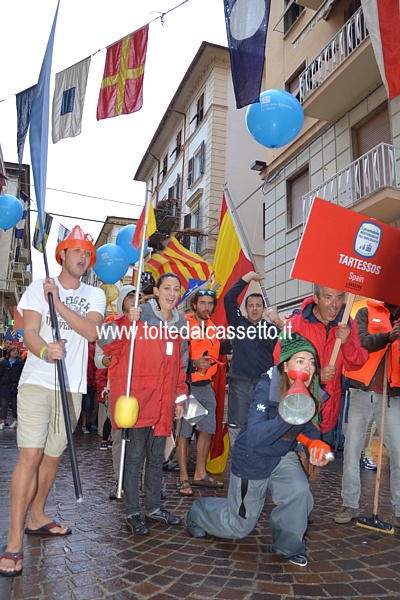 FESTA DELLA MARINERIA 2013 - L'equipaggio del veliero spagnolo Tartessos durante la parata nel centro storico della Spezia