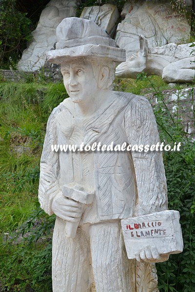 ALPI APUANE (Mortarola di Bedizzano) - "Il Braccio e La Mente", scultura in marmo di Mario Del Sarto