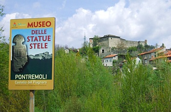 PONTREMOLI - Il Castello del Piagnaro che  anche sede del Museo delle Statue Stele