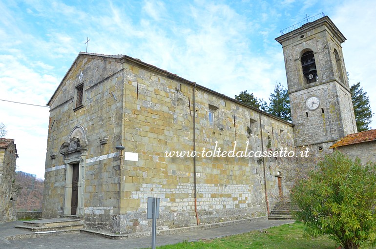 MONTE DEI BIANCHI (frazione di Fivizzano)- La chiesa parrocchiale che fa parte del Monastero di San Michele Arcangelo