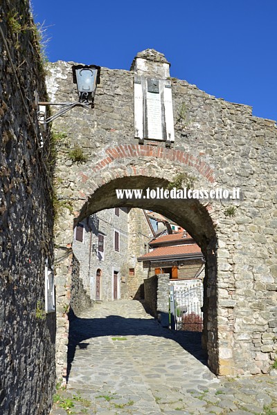 MULAZZO - Antica porta di accesso al borgo