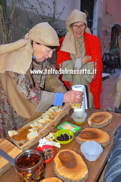 LERICI (Presepe vivente) - Bancarella dove era possibile degustare le olive e l'olio di Tellaro