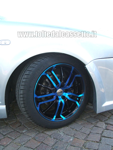 TUNING - Cerchio in lega Brock B26 (nero-blu) con pneumatico Michelin (montati su Volkswagen Golf)
