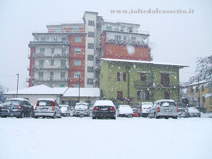 SANTO STEFANO DI MAGRA (Piazza Matteotti) - Il parcheggio est durante la nevicata del 24 febbraio 2013