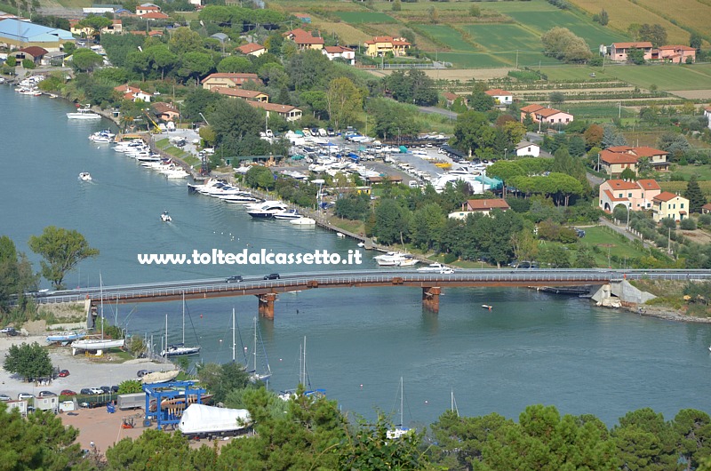 AMEGLIA (21 settembre 2013) - Il Ponte della Colombiera come si vede dal Parco di Montemarcello-Magra