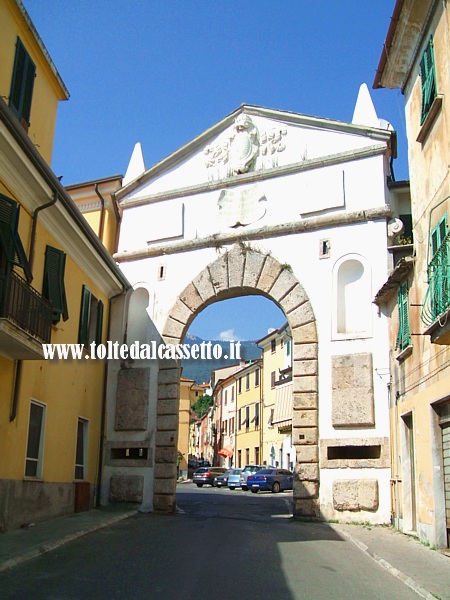 MASSA - La maestosa Porta della Martana o Toscana