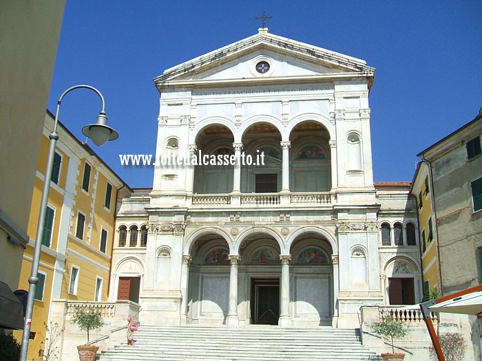 MASSA - La Cattedrale dei Santi Francesco e Pietro