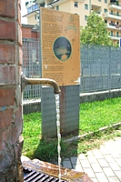 VIA FRANCIGENA (Aulla) - L'acqua della Camilla, liberamente offerta in centro citt dalla condotta comunale