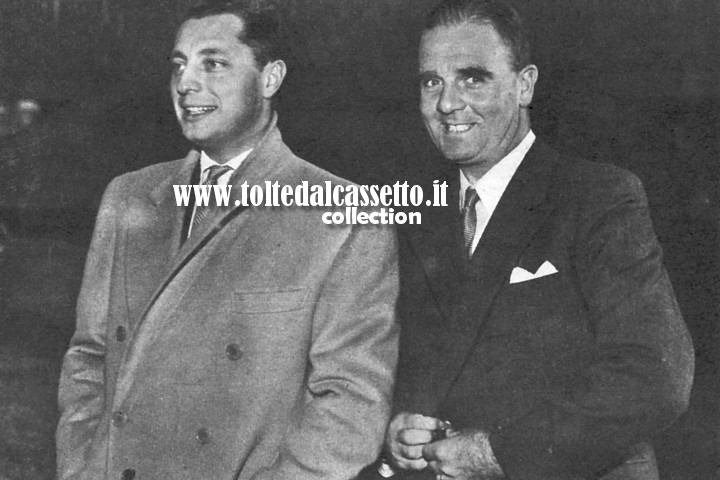 Un giovane GIANNI AGNELLI, presidente della Juventus che vinse lo scudetto 1949-'50. Insieme a lui l'allenatore Jessie Carver, che gli era anche molto amico