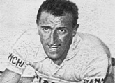 Il corridore della Bianchi Carrea. Cliccando sull'immagine si pu vedere un collage dei pi fidi gregari di Fausto Coppi