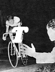 SETTEMBRE 1953 - Fausto Coppi nella prova ad inseguimento con Patterson al Vigorelli di Milano. Sfida post mondiale che vincer realizzando il secondo miglior tempo di sempre...