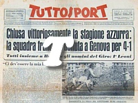 TUTTOSPORT del 4 giugno 1951 - A tutta pagina la vittoria della Nazionale italiana di calcio che a Genova batte la Francia per 4-1