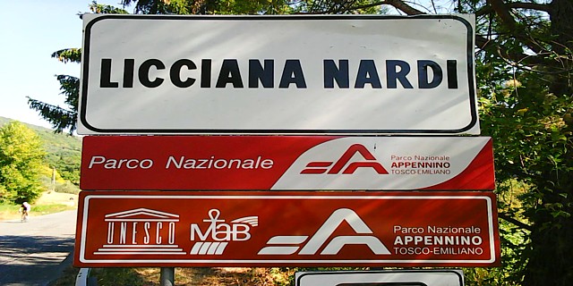 LICCIANA NARDI - Segnaletica turistica del Parco Nazionale Appennino Tosco-Emiliano (Sito Unesco)