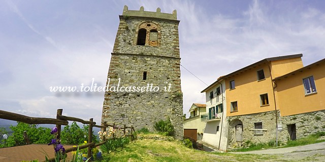 POSTERLA di FOSDINOVO - La torre merlata medievale