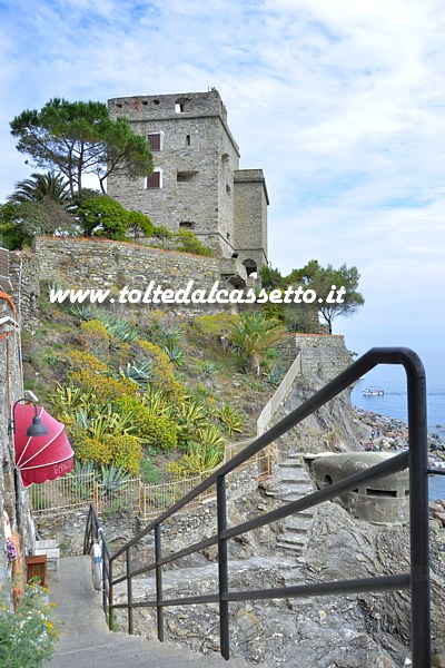 MONTEROSSO - Scalinata e Torre Aurora