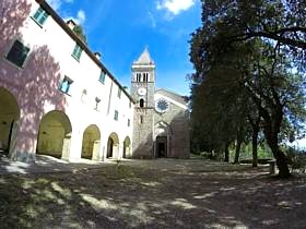 COMUNE DI MONTEROSSO - Il Santuario di Soviore COMUNE DI MONTEROSSO - Il Santuario di Soviore