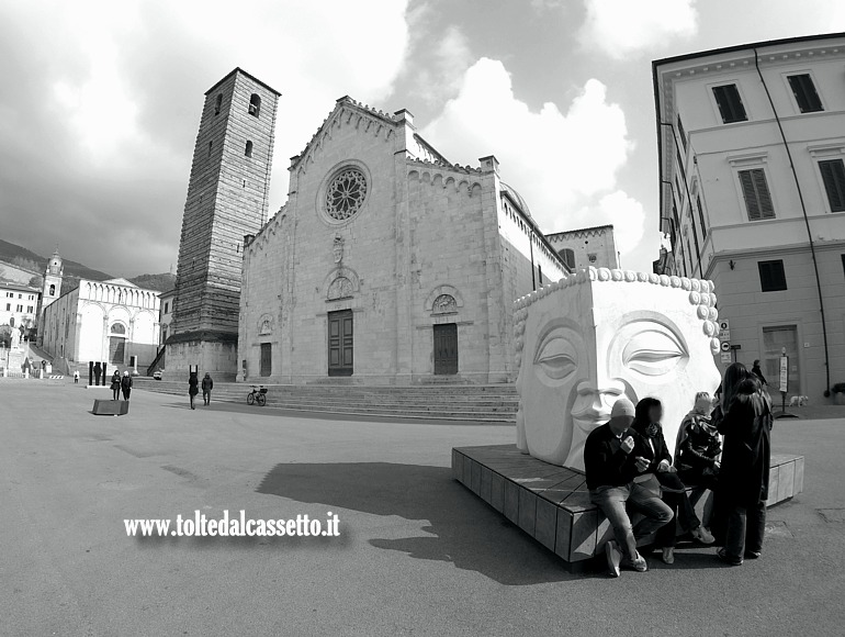 PIETRASANTA (LET'S GO / Culture in movimento) - Scultura "Budda-G-" dell'artista Choi Yoon Sook