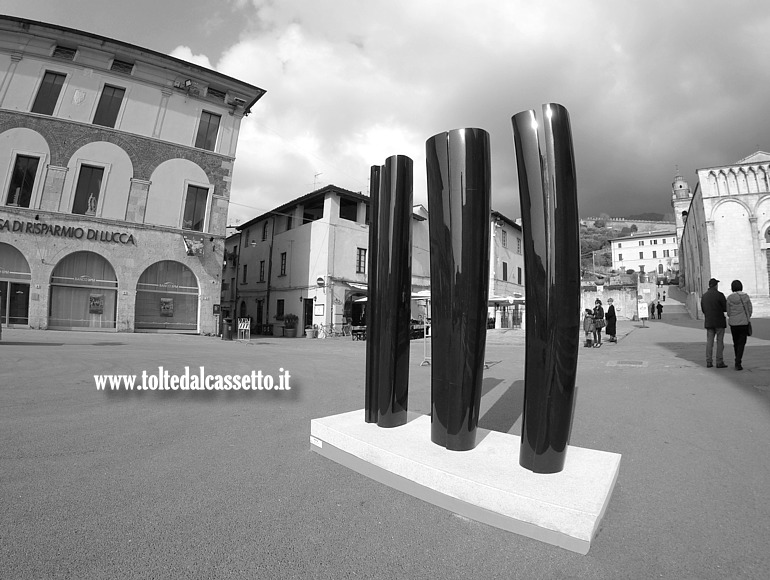 PIETRASANTA (LET'S GO / Culture in movimento) - Scultura "Foglie di Bamb" dell'artista Cynthia Sah