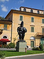 PIETRASANTA - Il "Guerriero" di Botero, donato dall'artista alla citt