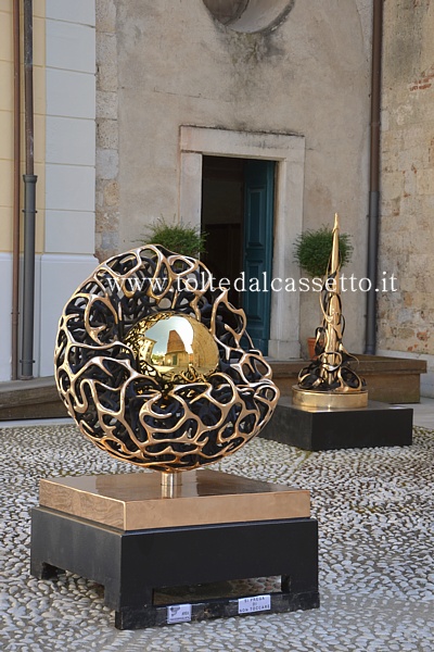 PIETRASANTA 2013 - Sculture di Gianfranco Meggiato esposte in Piazzetta San Martino