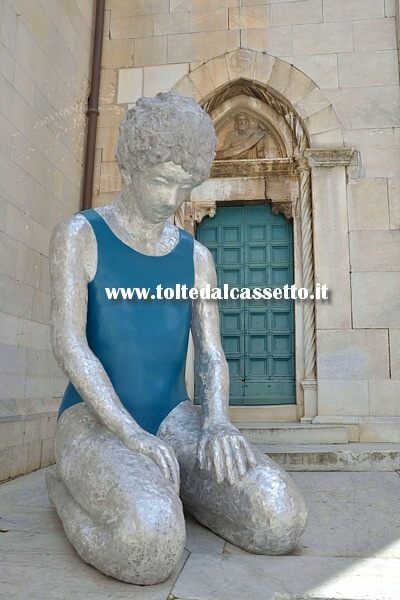 PIETRASANTA (Homo Faber - Mindcraft, 2014) - "Cos sia", scultura monumentale di Valerio Berruti