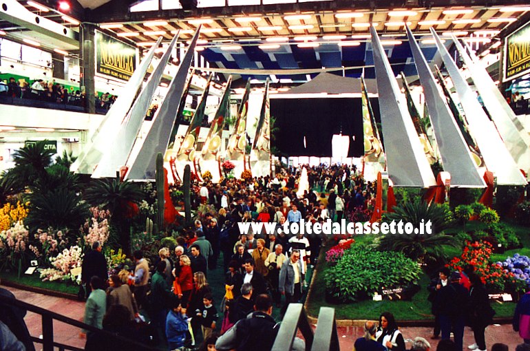 EUROFLORA 2001 - Scenografie del Padiglione Regionale