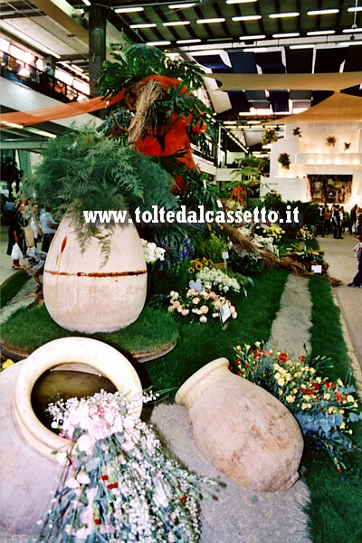 EUROFLORA 2006 - Scenografia con orci di terracotta e fiori