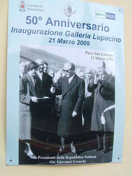 FERROVIA AULLA-LUCCA (Pieve San Lorenzo) - Gigantografia in ricordo del 50° anniversario dell'inaugurazione della Galleria del Lupacino