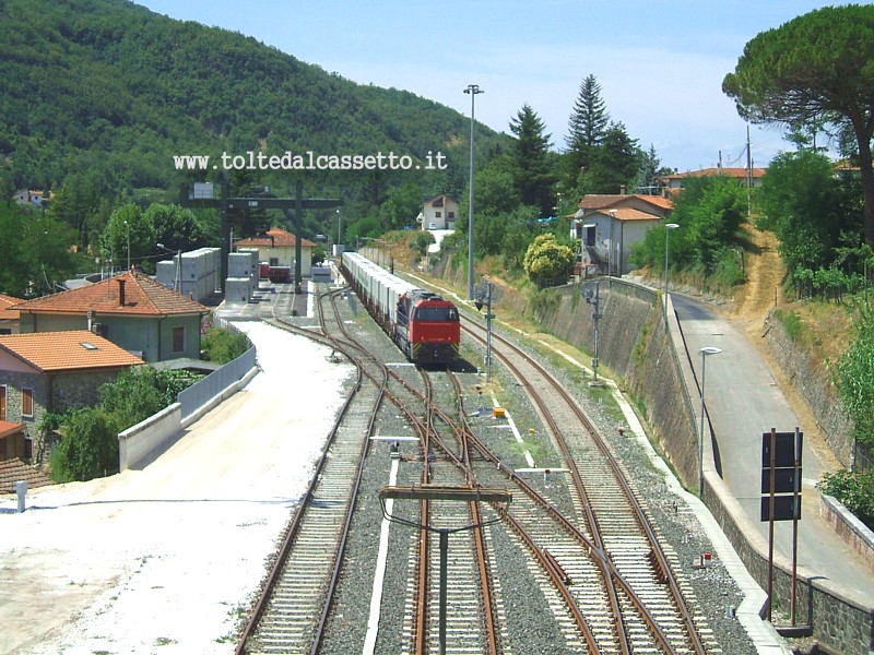 FERROVIA AULLA-LUCCA (20 luglio 2012) - Area dello scalo merci di Minucciano/Pieve/Casola