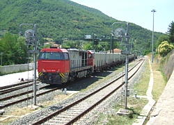 FERROVIA AULLA-LUCCA - Lo scalo merci di Minucciano/Pieve/Casola  stato inaugurato il 20 luglio 2012 alle ore 12:40. Nella foto il primo convoglio di container che  partito per Sassuolo alle ore 13:38