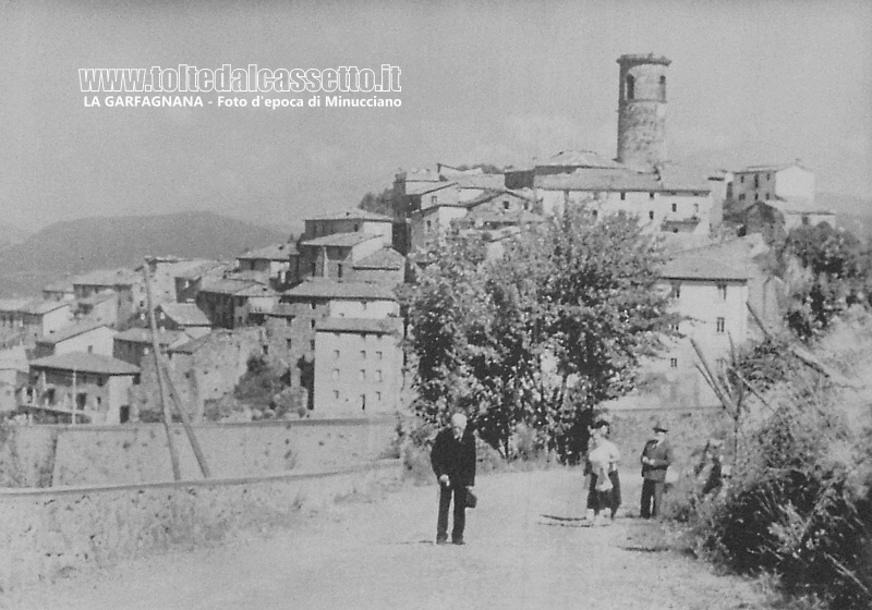 MINUCCIANO - Il centro storico in una foto d'epoca