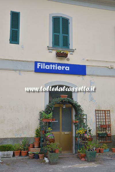 FERROVIA PONTREMOLESE - Ingresso posteriore della stazione di Filattiera