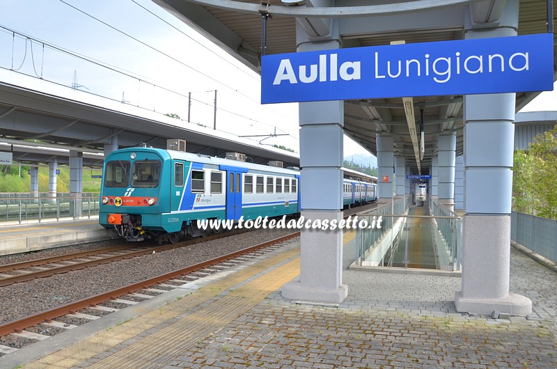 STAZIONE DI AULLA/LUNIGIANA - Treno regionale n.23448 diretto a Parma