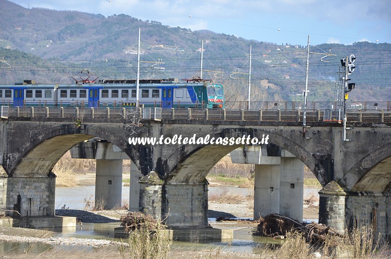 FERROVIA PONTREMOLESE - Viadotto sul fiume Magra tra S.Stefano e Vezzano Ligure