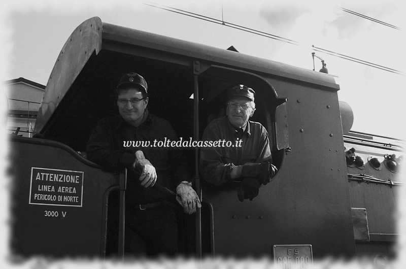 FERROVIA SPEZIA-PISA - I macchinistri del treno a vapore diretto a Fornaci di Barga (3 maggio 2009)