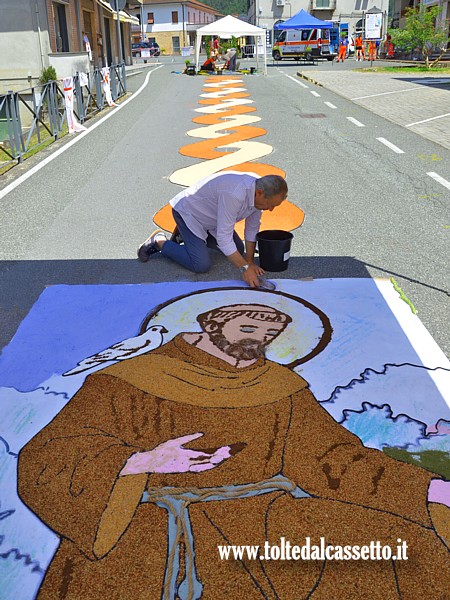 BRUGNATO (Infiorata del Corpus Domini 2026) - Allestimento quadro con figura di San Francesco D'Assisi