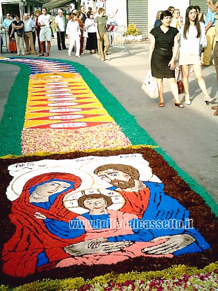 BRUGNATO (Infiorata del Corpus Domini 2006) - Quadro raffigurante la Sacra Famiglia