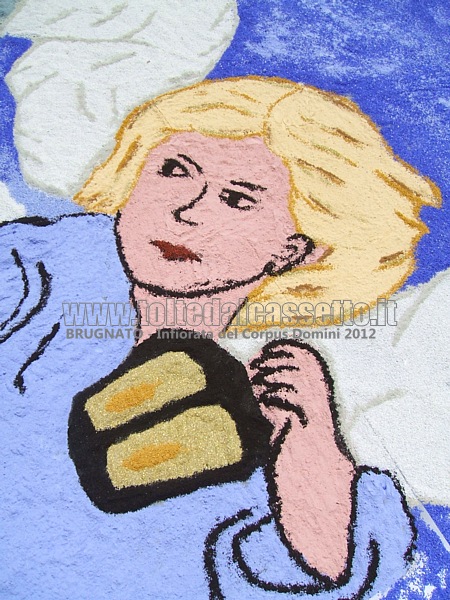 BRUGNATO (Infiorata del Corpus Domini 2012) - Un angelo con lanterna ad olio illumina il cammino ai brugnatesi che si stanno risollevando dall'alluvione del 25-10-2011