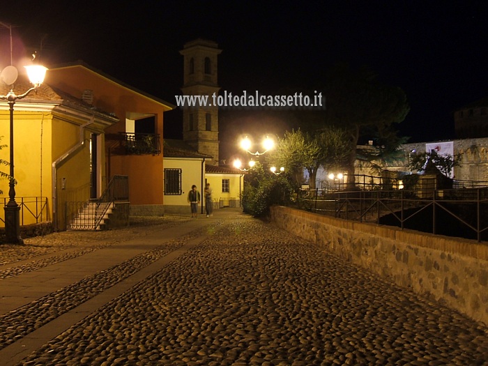 SARZANA - Via della Cittadella di notte