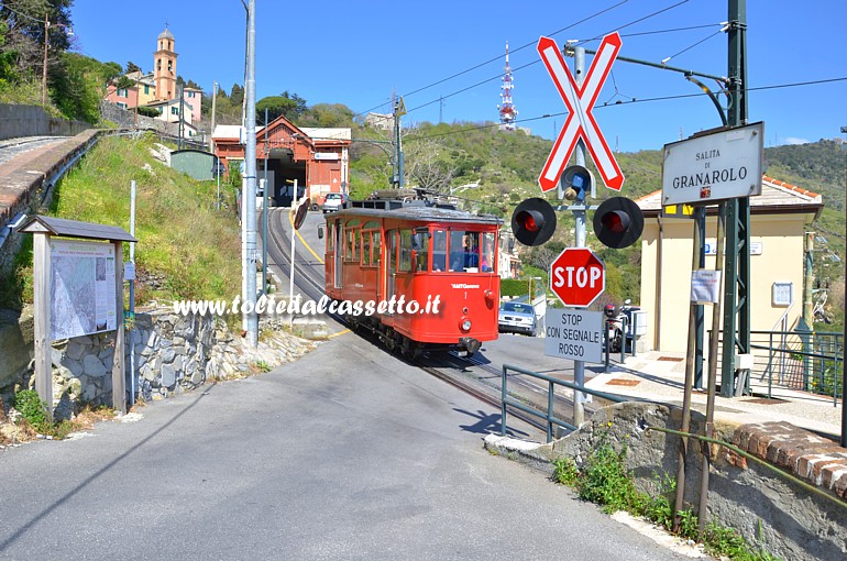 FERROVIA A CREMAGLIERA PRINCIPE-GRANAROLO - Passaggio a livello senza barriere in Via Bianco