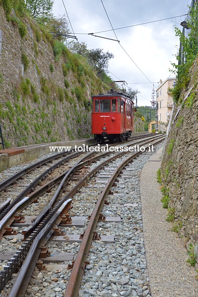 FERROVIA A CREMAGLIERA PRINCIPE-GRANAROLO - Il tratto a doppio binario che un tempo consentiva l'incrocio di due vetture (salita e discesa)