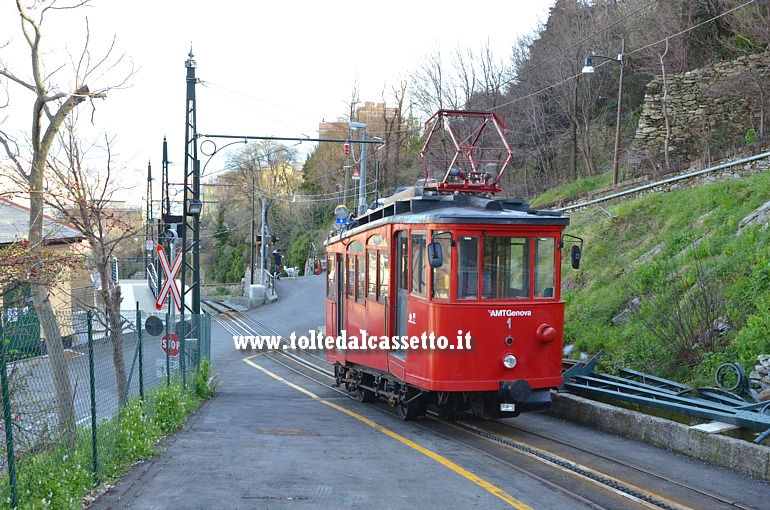 FERROVIA A CREMAGLIERA PRINCIPE-GRANAROLO - La vettura n 1 appena partita da Granarolo