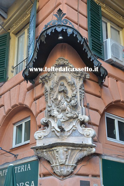 GENOVA (Piazza Banchi) - Edicola votiva "L'Immacolata e San Zaccaria" (sec.XVIII)